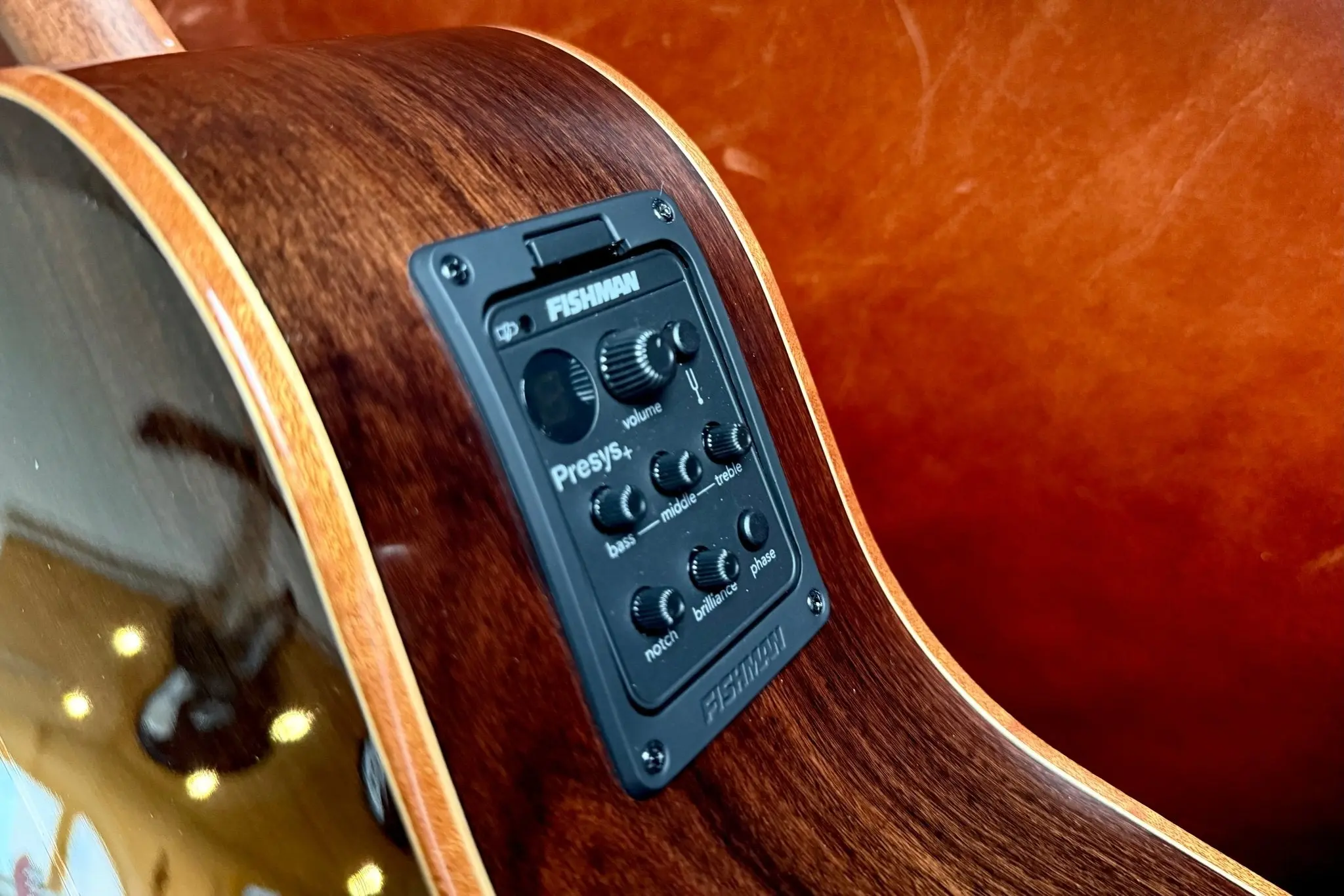 Washburn G25SCE w/CASE - Grand Auditorium - Natural Electro Acoustic Guitar - Image 4