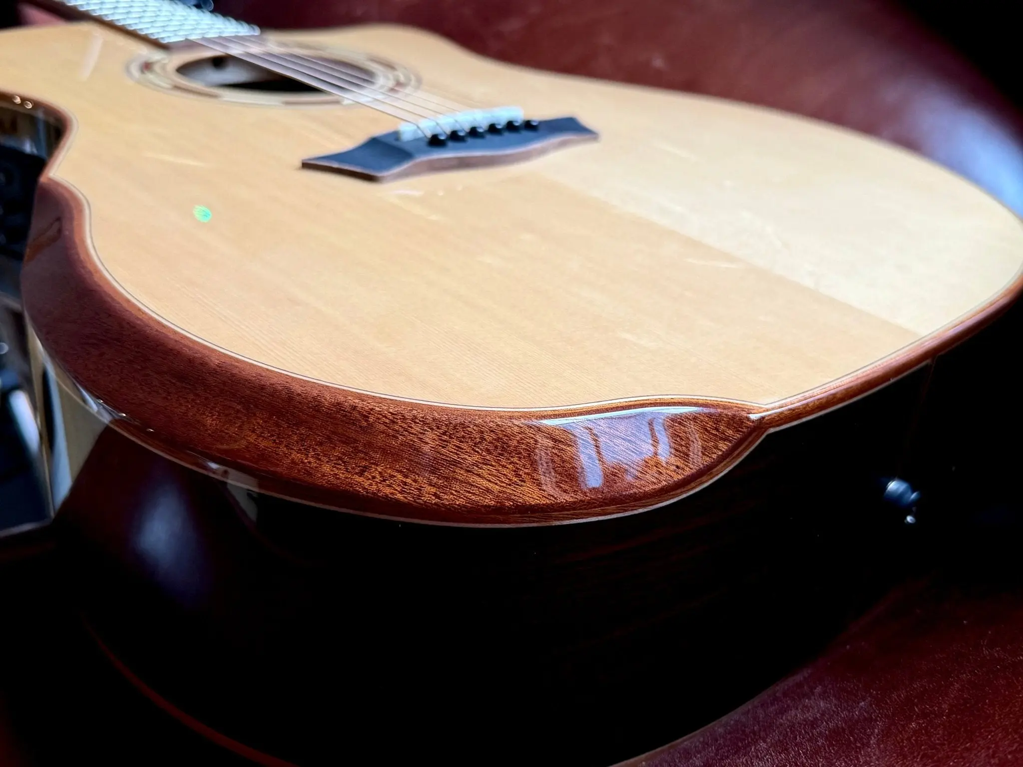 Washburn G25SCE w/CASE - Grand Auditorium - Natural Electro Acoustic Guitar - Image 5