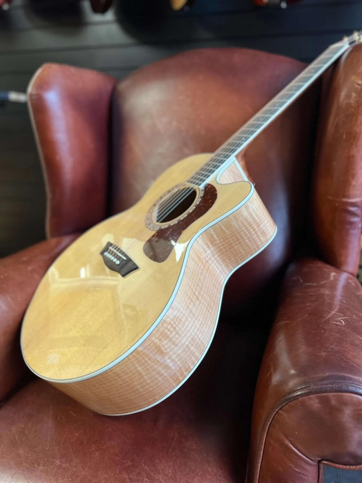 Washburn HJ40SCE Jumbo w' Flamed Maple Back & Sides.  £225 Custom Pro Setup & Support Package Included - Image 21