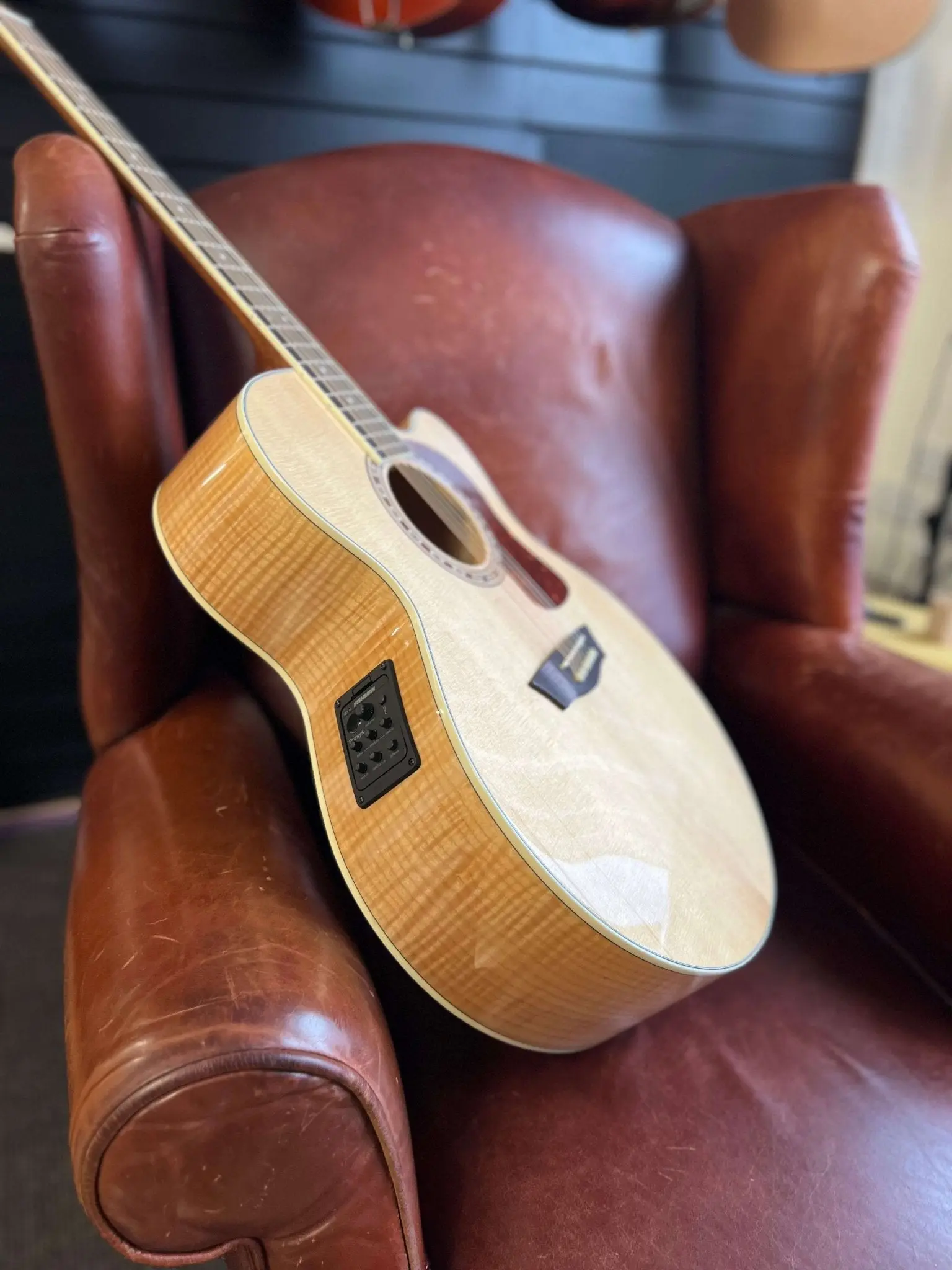 Washburn HJ40SCE Jumbo w' Flamed Maple Back & Sides.  £225 Custom Pro Setup & Support Package Included - Image 22