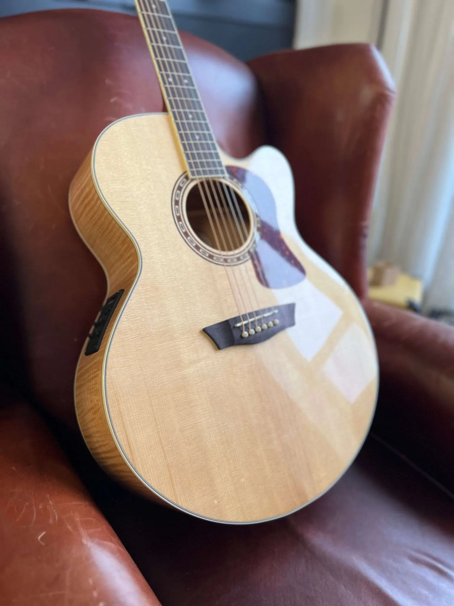 Washburn HJ40SCE Jumbo w' Flamed Maple Back & Sides.  £225 Custom Pro Setup & Support Package Included - Image 23