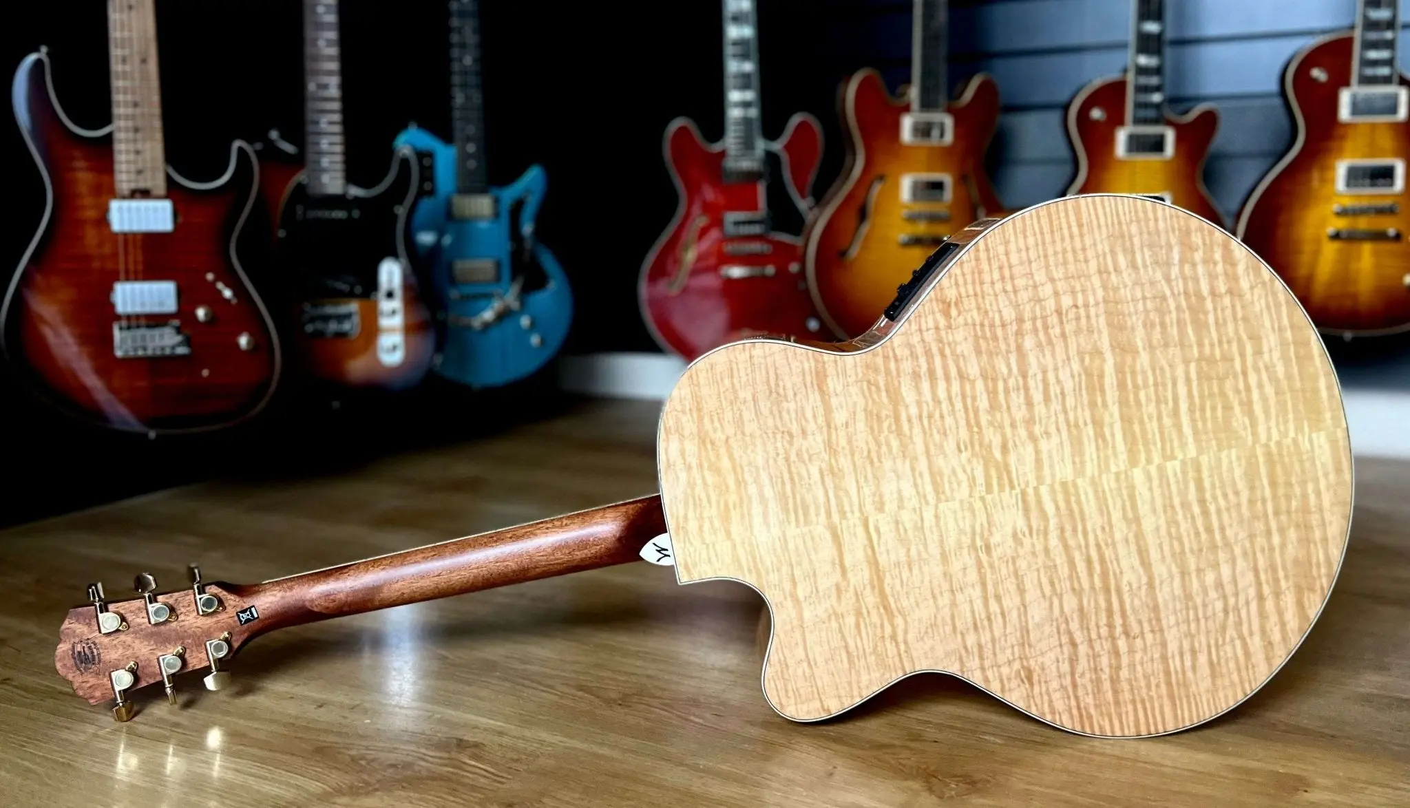 Washburn HJ40SCE Jumbo w' Flamed Maple Back & Sides.  £225 Custom Pro Setup & Support Package Included - Image 4