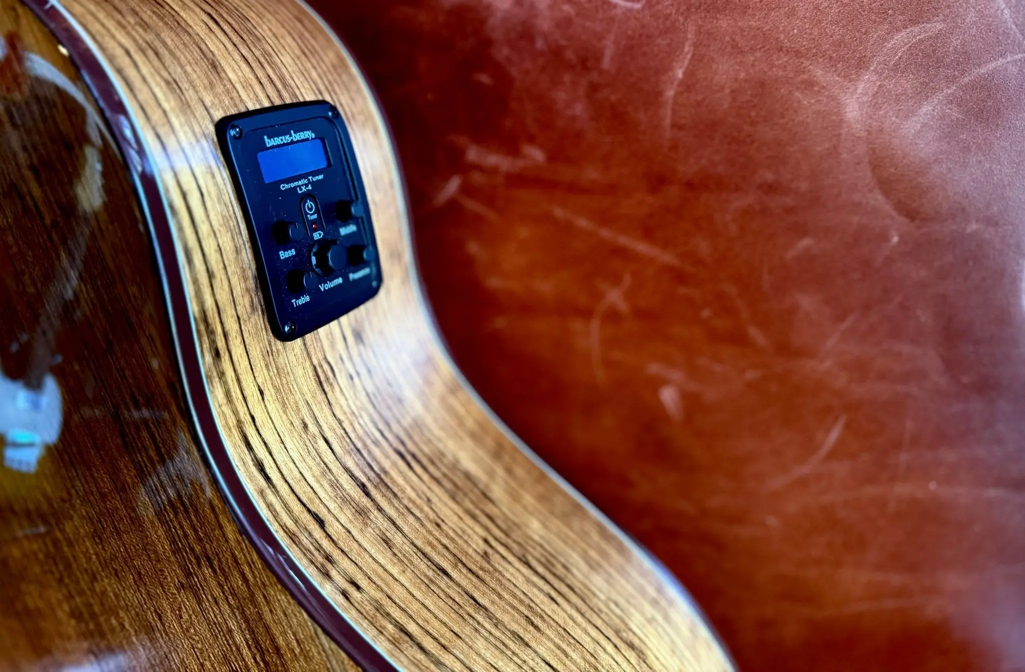 Washburn Bella Tono VITE-S9V - Gloss Charcoal Burst Electro Acoustic Guitar w' £225 Custom Pro Setup & Support Package - Image 6