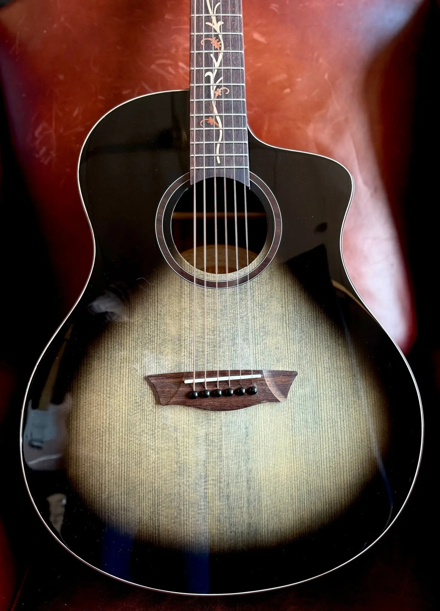 Washburn Bella Tono VITE-S9V - Gloss Charcoal Burst Electro Acoustic Guitar w' £225 Custom Pro Setup & Support Package - Image 9
