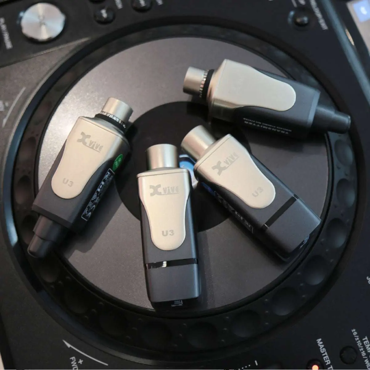 Xvive Dual U3 Wireless System for Audio - Image 14