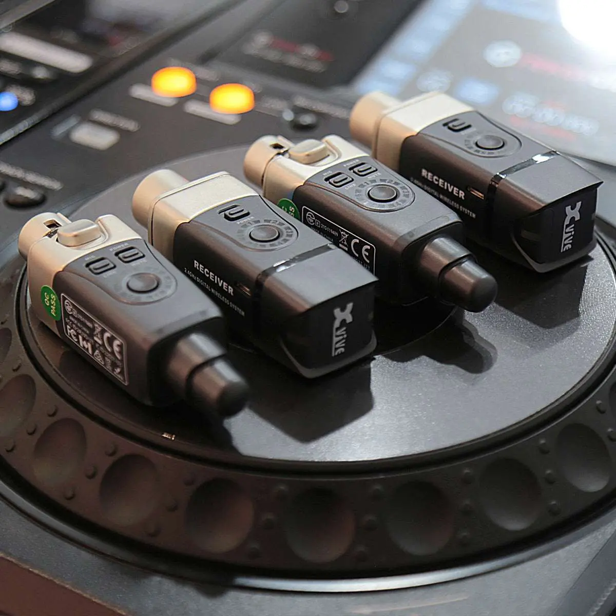 Xvive Dual U3 Wireless System for Audio - Image 8